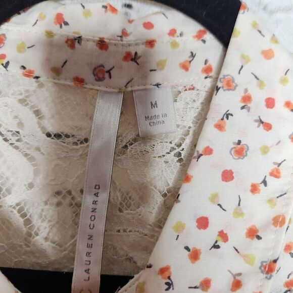Lauren Conrad Semi Sheer Long Sleeve Button Up Collared Blouse Floral Medium - Picture 6 of 13